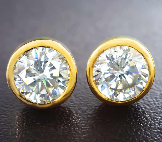 Золото Серьги с муассанитами