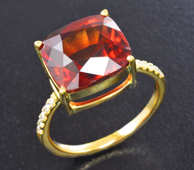 Золото Кольцо c гессонитом гранатом и бриллиантами