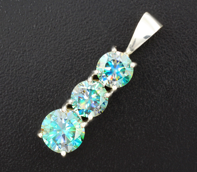 Серебро 925 Кулон с муассанитами