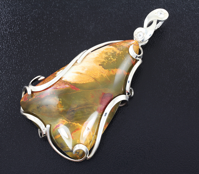 Серебро 925 Кулон с пейзажной яшмой и лейкосапфирами