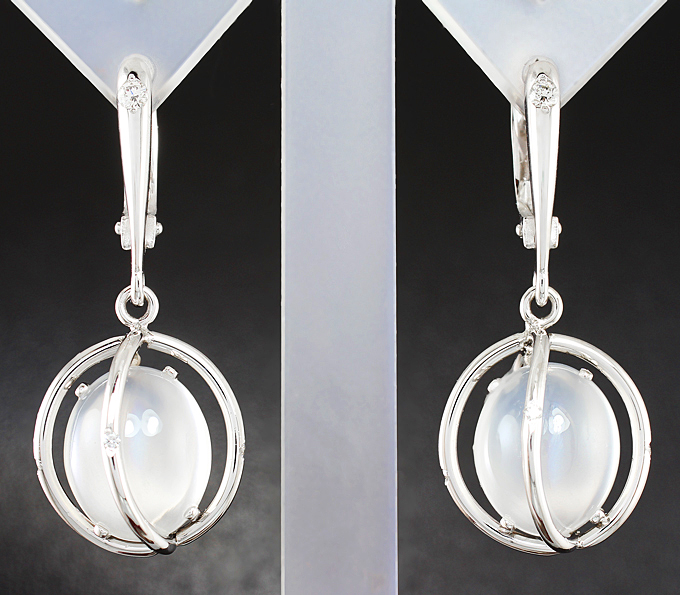 Золото Серьги с лунным камнем с эффектом кошачьего глаза и бриллиантами