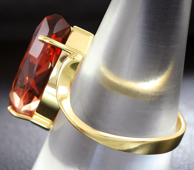 Кольцо с орегонским солнечным камнем и бриллиантами