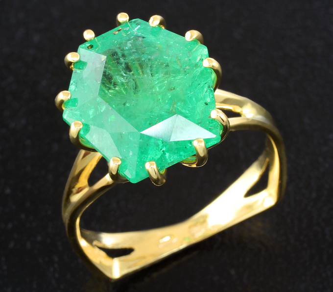 Золото Кольцо c уральским изумрудом