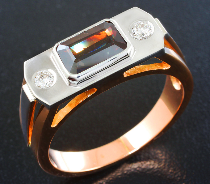 Золото Кольцо с гранатом 3,7 карата и бриллиантами