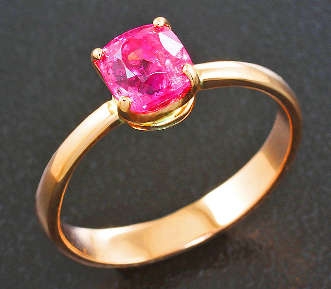 Золото Кольцо с «неоновой» шпинелью 1,14 карата