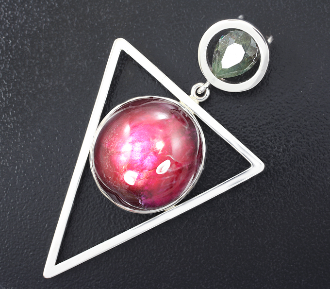 Золото Кулон со звездчатым рубином и уральским александритом