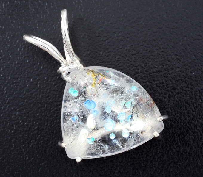 Серебро 925 Кулон с «медузным» кварцем с включениями гилалита 12,88 карата