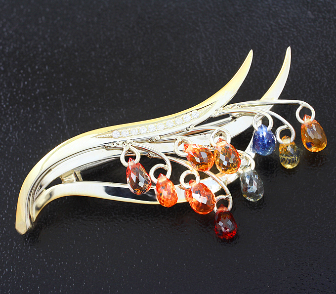 Серебро 925 Брошь c бриолетами разноцветных сапфиров и лейкосапфирами