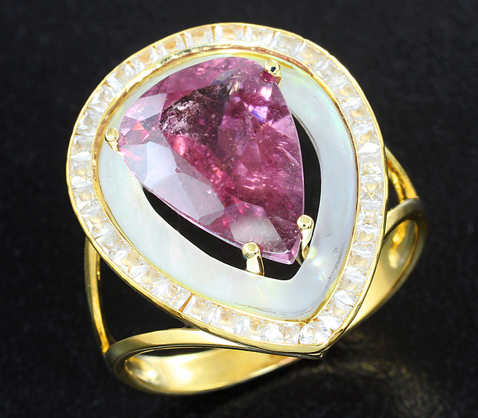 Золото Кольцо с розовым турмалином 3,63 карата и перламутром