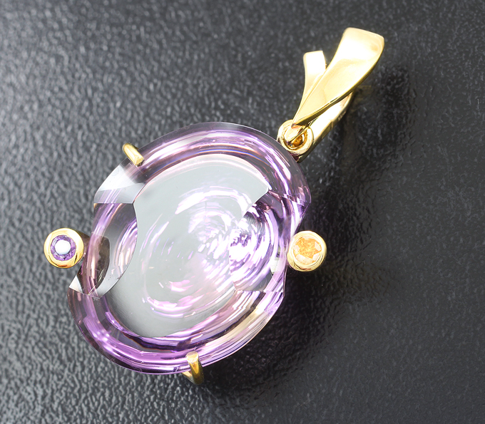 Золото Кулон с аметрином авторской огранки 19,61 карата, желтым сапфиром и аметистом