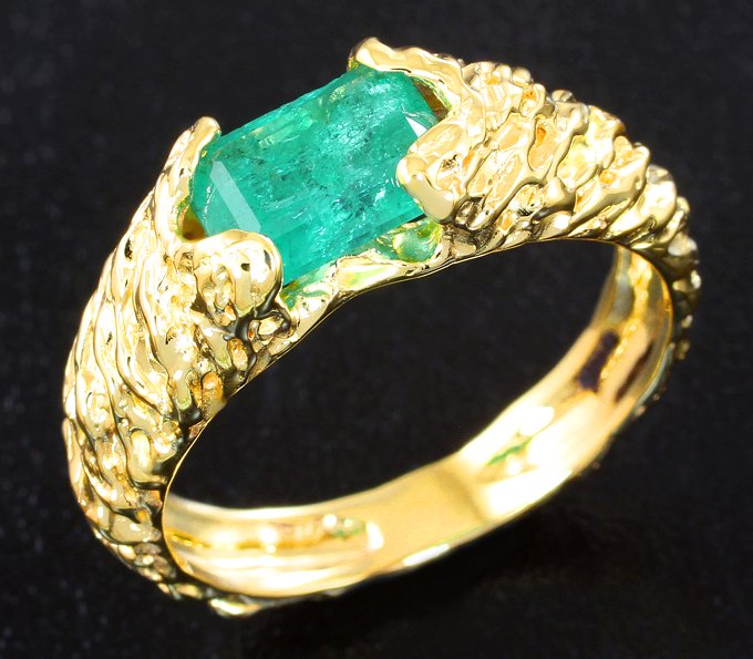 Комплект с уральскими изумрудами 4,54 карата