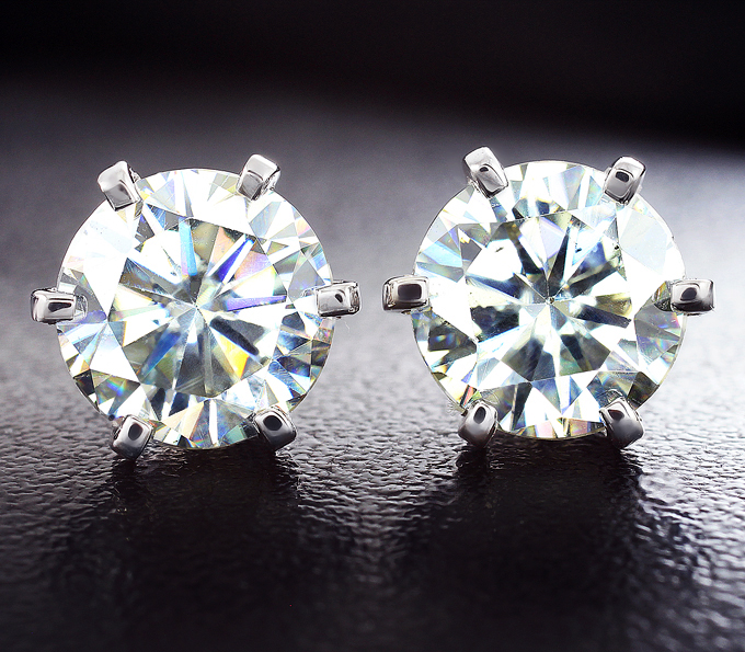 Золото Пусеты с муассанитами 4,47 карата