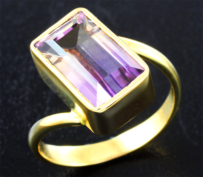 Золото Кольцо c контрастным аметрином 4,47 карата