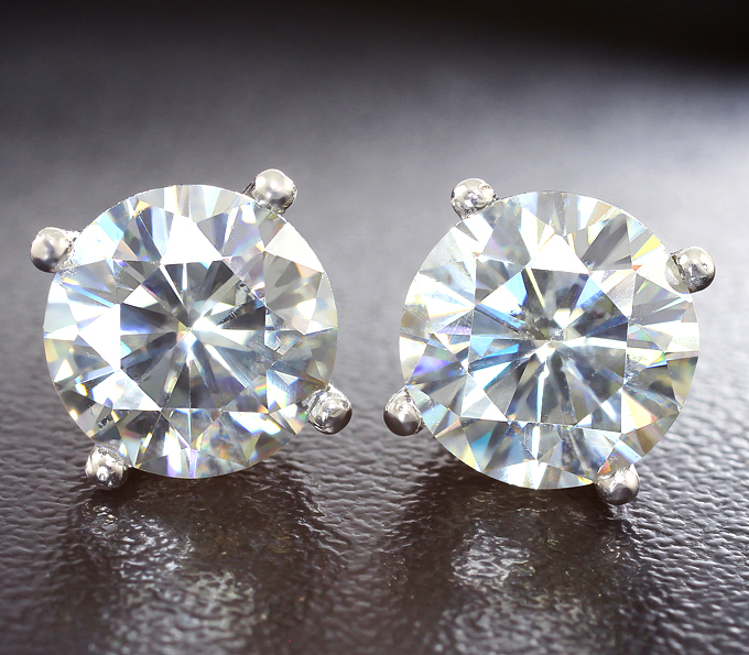 Золото Пусеты с муассанитами 4,04 карата