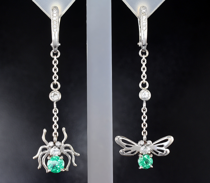 Золото Серьги с изумрудами 0,94 карата и лейкосапфирами