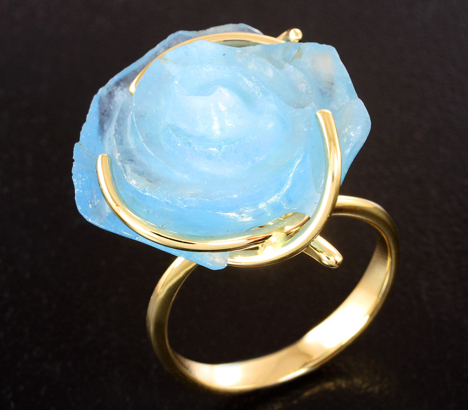 Золото Кольцо c резным аквамарином 18,42 карата