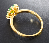 Кольцо с уральским демантоидом лучшего первого цвета 0,67 карата и цаворитами 