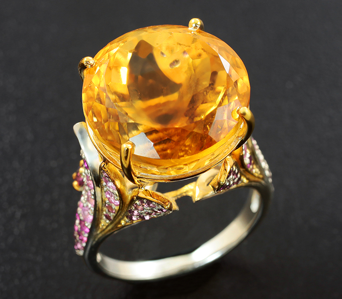 Серебро 925 Кольцо с чистейшим цитрином 20,2 карата, родолитами и розовыми сапфирами