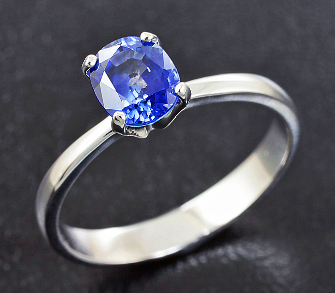 Золото Кольцо с сапфиром 0,8 карата