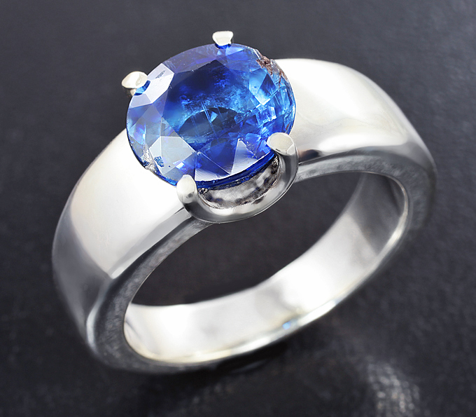 Серебро 925 Кольцо c кианитом 3,26 карата