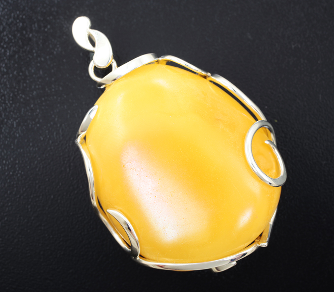 Серебро 925 Кулон с янтарем 60+ карат