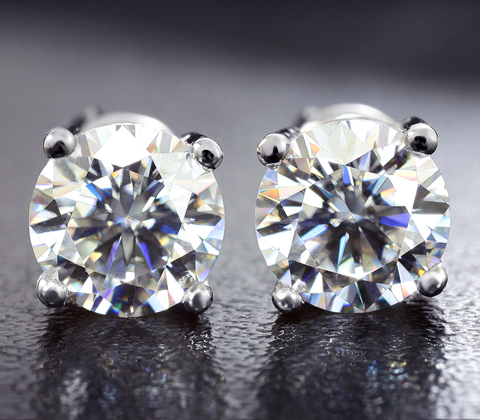 Золото Серьги с чистейшими муассанитами 1,92 карата