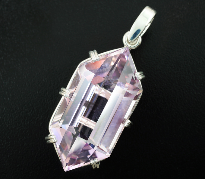 Серебро 925 Кулон с аметистом авторской огранки 53,07 карата