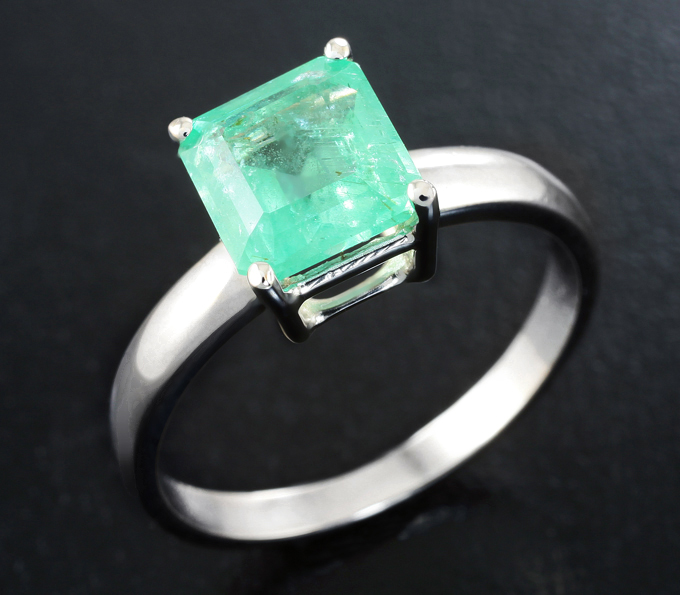 Золото Кольцо c уральским изумрудом 1,65 карата