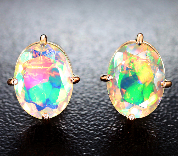 Золото Пусеты с ограненными эфиопскими опалами 2,27 карата