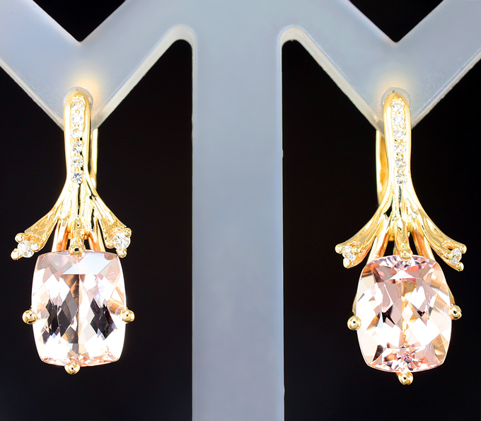 Золото Серьги с морганитами 5,68 карата, лейкосапфирами и бесцветными топазами