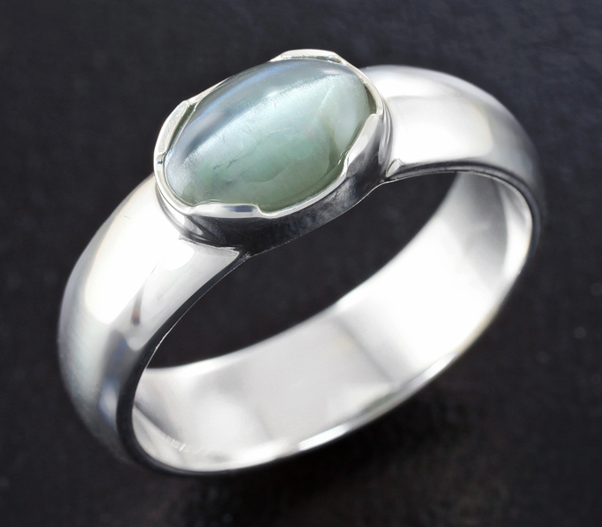 Серебро 925 Кольцо c хризобериллом с эффектом кошачьего глаза 1,31 карата