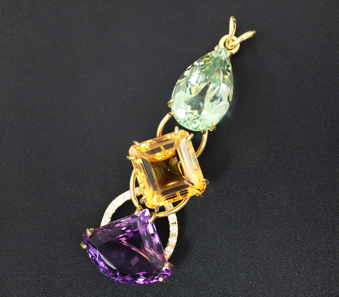 Серебро 925 Кулон с аметистом 30,41 карата, цитрином 29,96 карата, празиолитом 24,87 карата и бесцветными цирконами