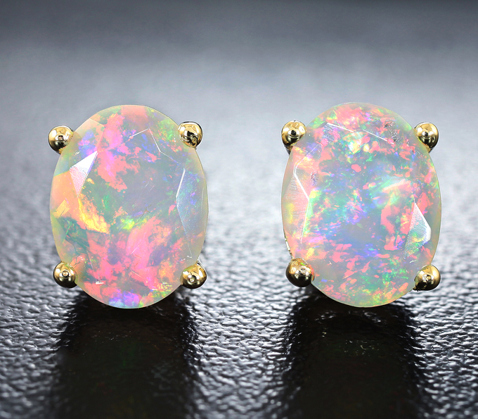 Золото Пусеты с ограненными эфиопскими опалами 2,02 карата