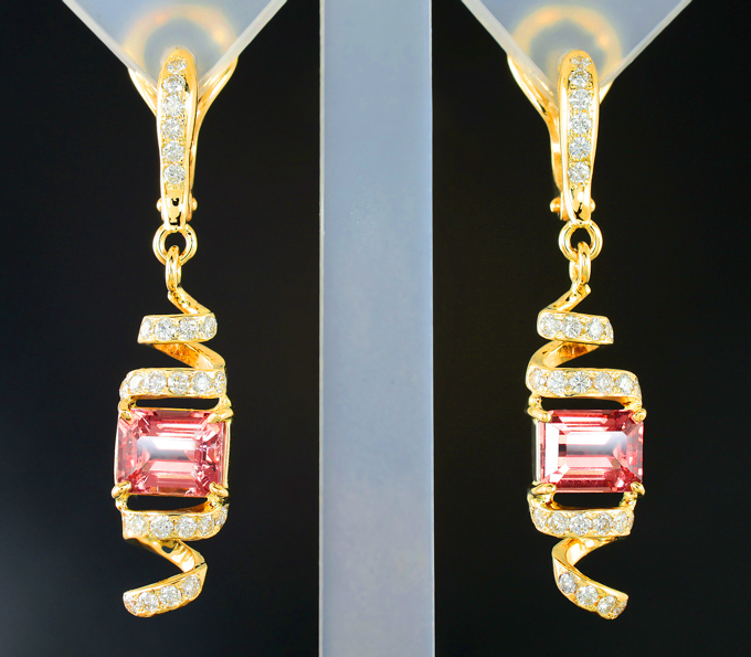 Золото Серьги с апатитами падпараджа 3,03 карата и бриллиантами