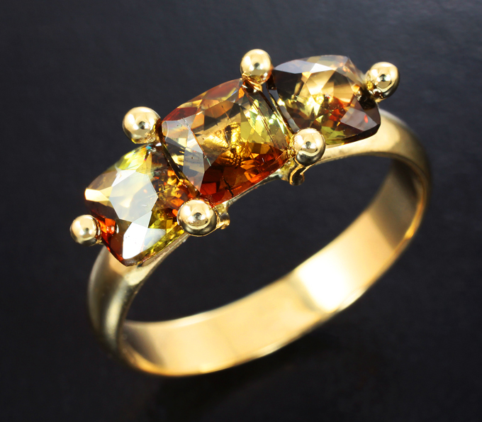 Золото Кольцо c андалузитами 2,14 карата