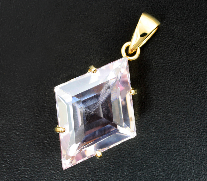 Золото Кулон с чистейшим аметистом авторской огранки 17,77 карата