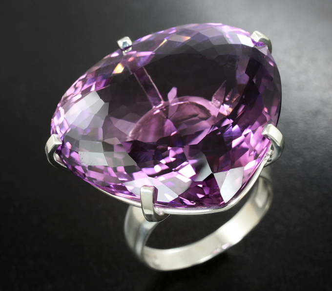 Серебро 925 Кольцо c аметистом 71,56 карата