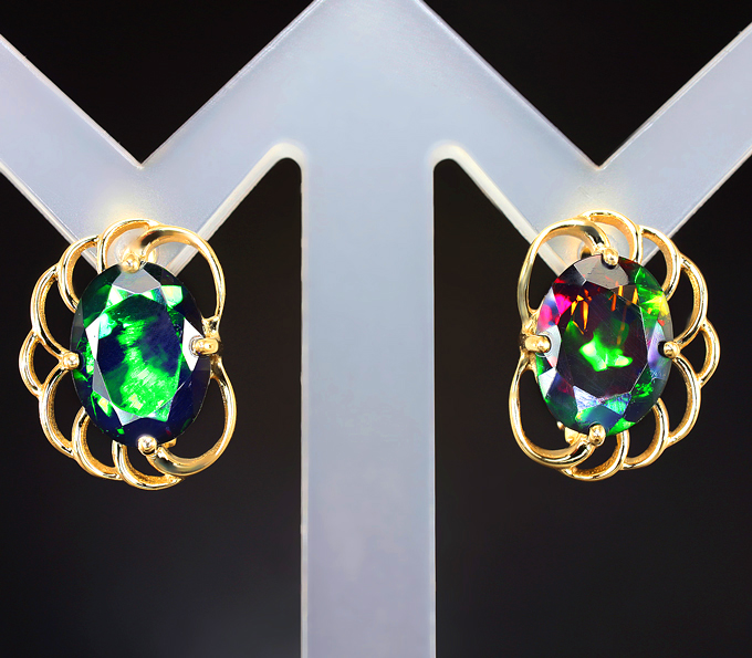 Золото Серьги с ограненными черными опалами 3,21 карата