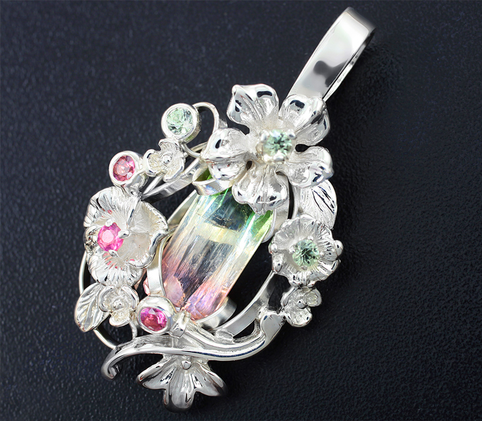 Серебро 925 Кулон с трехцветным, розовым и зелеными турмалинами