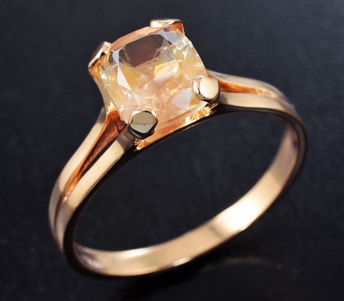 Золото Кольцо с орегонским солнечным камнем 1,86 карата