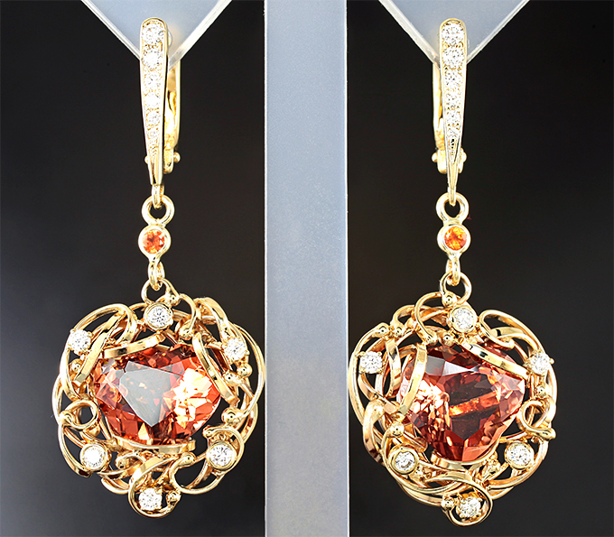 Золото Серьги с чистейшими андезинами 10,14 карата, оранжевыми сапфирами и бриллиантами