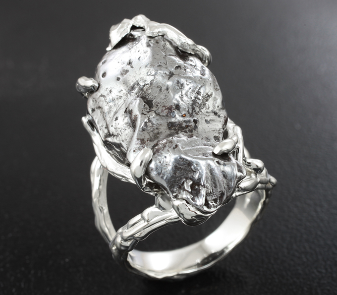 Серебро 925 Кольцо c осколком метеорита Кампо-дель-Сьело 56,17 карата