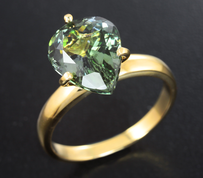 Золото Кольцо с чистейшим полихромным танзанитом 3,95 карата