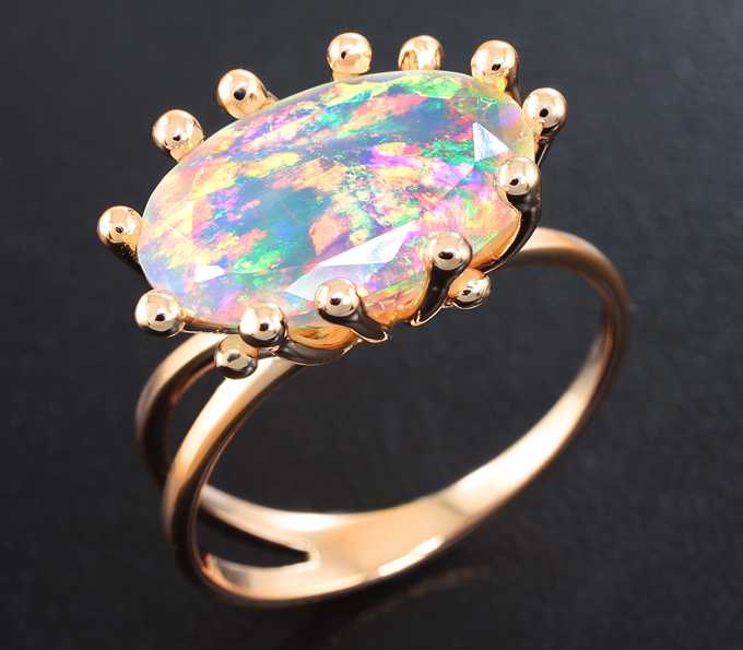 Золото Кольцо с крупным ограненным эфиопским опалом 3,51 карата
