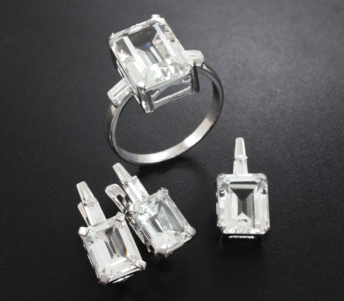 Золото Комплект с бесцветными топазами 21,04 карата