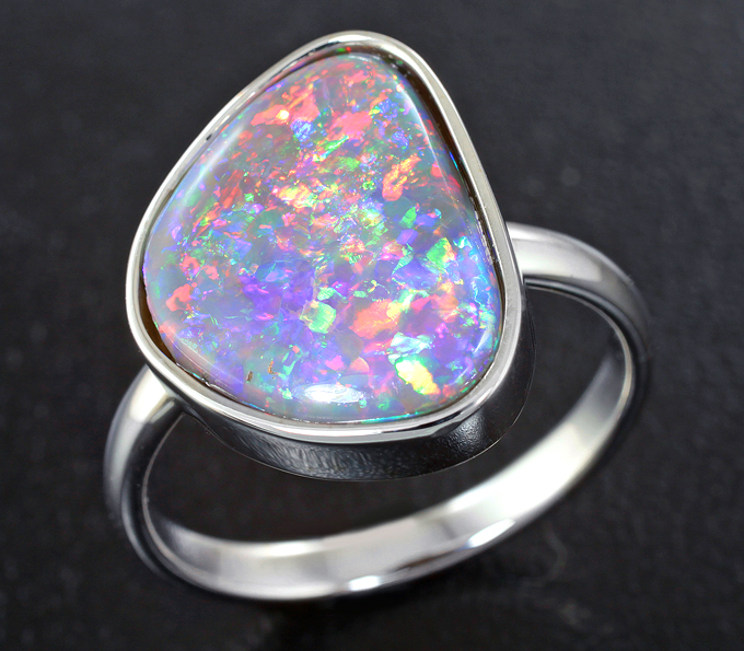 Золото Кольцо с австралийским solid опалом 3,52 карата