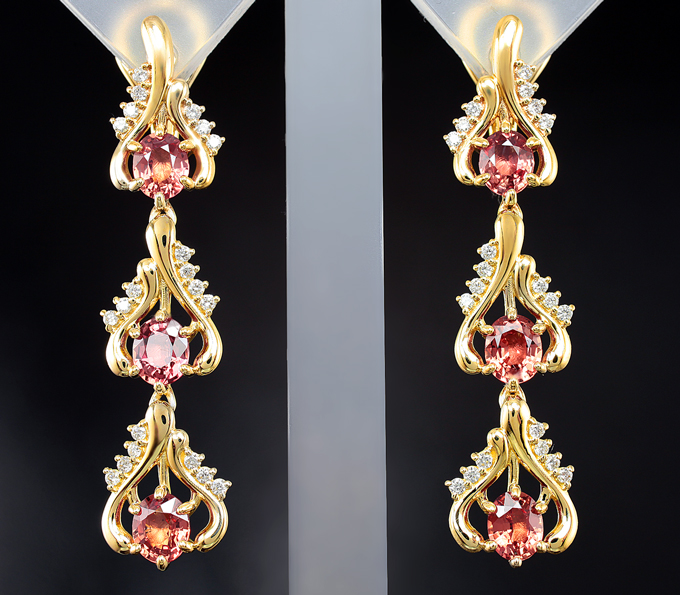 Золото Серьги с падпараджа сапфирами 3,61 карата и бриллиантами