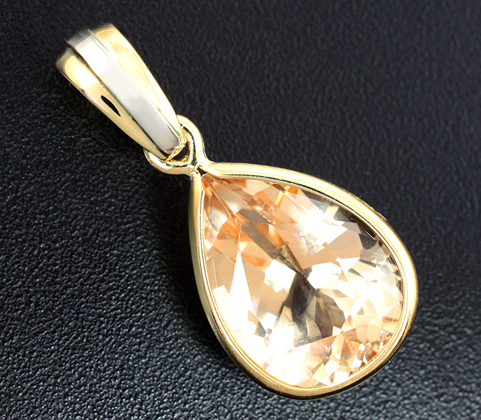 Золото Кулон с персиковым бериллом 5,49 карата