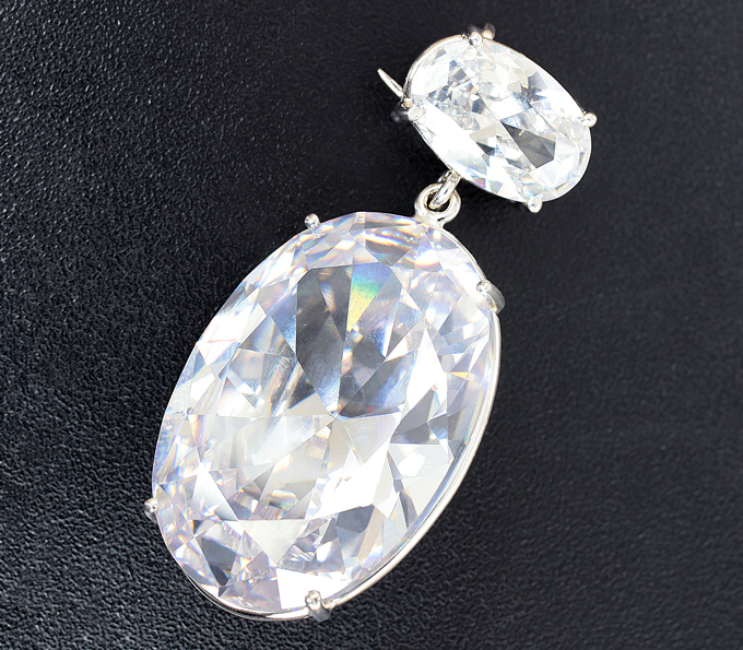 Золото Кулон с фианитами 57,91 карата