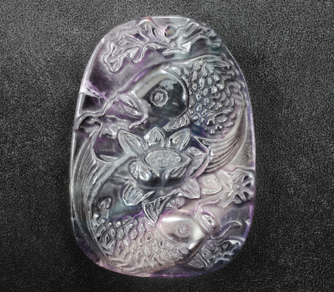 Камея «Подводный мир» из цельного флюорита 123,5 карата